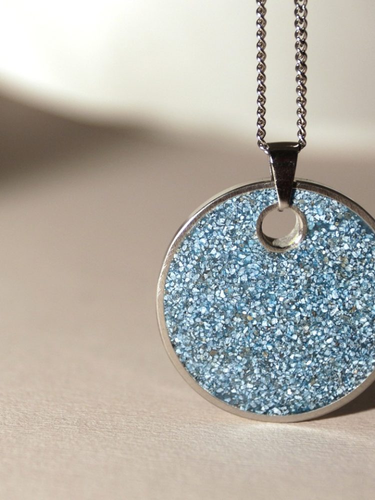 pendant, necklace, fashion-941232.jpg